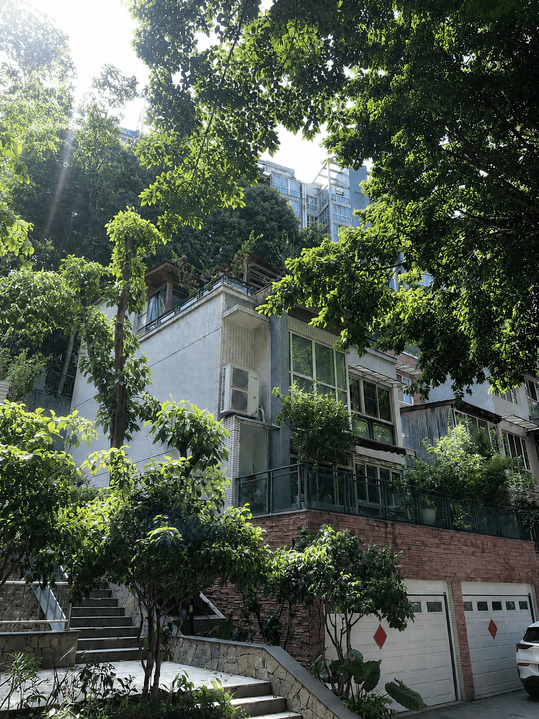 丹东岛居岁月从容升级：小小岛老别墅加装蒂升悦行款电梯